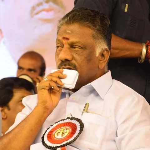`அண்ணே எல்லா ஏற்பாடும் செஞ்சாச்சு; வந்திருங்க'!- ஓ.பி.எஸ்ஸுக்காக காத்திருக்கும் காமராஜ்