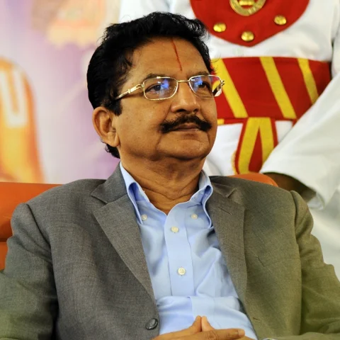 ஆளுநர் வித்யாசாகர் ராவ் காரிலிருந்து சிவப்பு சுழல் விளக்கு அகற்றம்