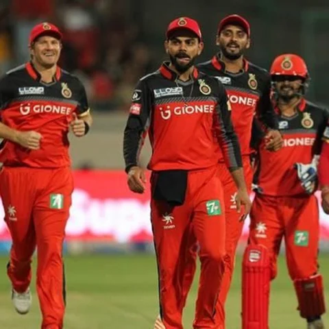 ``கோலியை மற்ற வீரர்கள் பின்பற்ற வேண்டும்!” - கேப்டன்ஷிப் குறித்து மனம் திறக்கும் வெட்டோரி