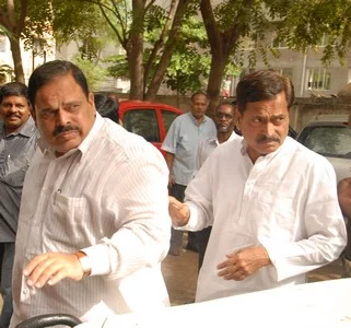 பிரதிபா காவேரி கப்பல் உரிமையாளர்கள் 2 பேர் கைது