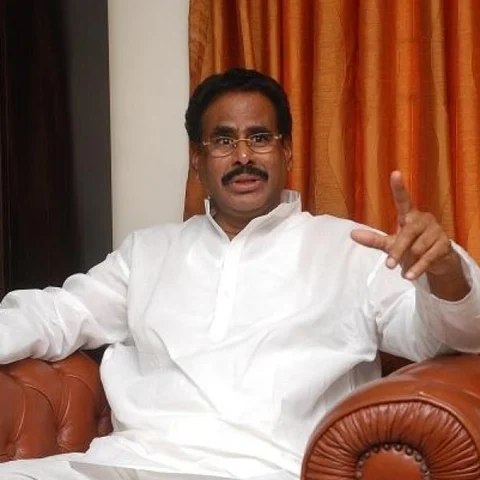 சசிகலாவின் கணவர் நடராசன் காலமானார்!