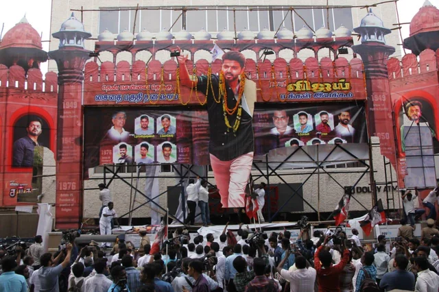 `மூன்று மாற்றங்கள்!’ - சர்காருக்கு இரண்டாவது சென்சார் #Sarkar