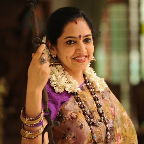 "என்னைச் சுற்றி என்ன நடக்கிறது என்றே தெரியாமல் வாழ்ந்த அந்த நாள்கள்..." மனம் திறக்கும் - கவிஞர் தமிழச்சி தங்கப்பாண்டியன் #LetsRelieveStress
