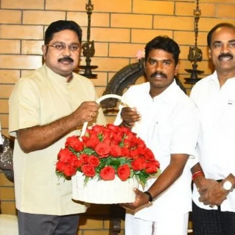 ` எடப்பாடி பழனிசாமி உண்மையாக இல்லை!' - காரணம் சொல்லும் கள்ளக்குறிச்சி எம்.எல்.ஏ பிரபு