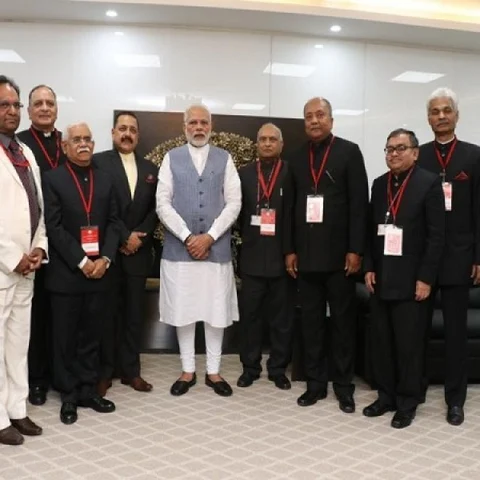 ``இனிமேல் தகவல் ஆணையமும் மத்திய அரசுக்கு கைகட்டி சேவகம் செய்யும்!" கொதிக்கும் செயற்பாட்டாளர்