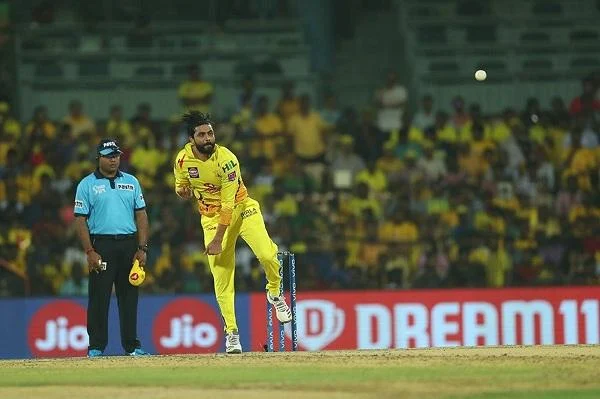 பராசக்தி எக்ஸ்பிரஸ் முன் தலைகீழாகக் குதித்து நசுங்கிய டெல்லி கேபிட்டல்ஸ்! #CSKvsDC