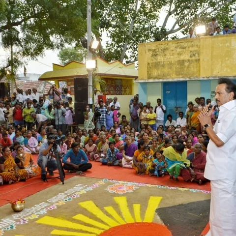 `கோயிலுக்கு வரும் பக்தன்போல இங்கு வந்துள்ளேன்!’ - கிராமசபைக் கூட்டத்தில் ஸ்டாலின் பேச்சு