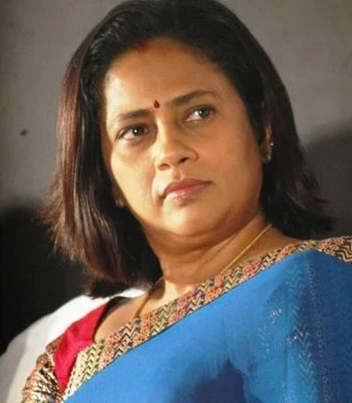 “இனிமே யாரும் இப்படிப் பண்ணாதீங்க ப்ளீஸ்..!’’ - குமுறும் லட்சுமி ராமகிருஷ்ணன்