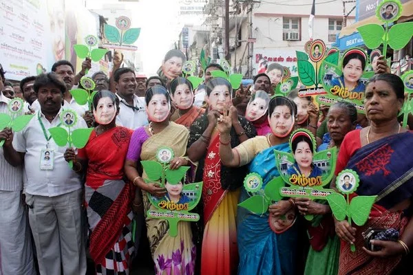 அன்று நல்ல நேரம்... இன்று எமகண்டம்... அதிமுகவின் ஆச்சர்ய பேரணி!