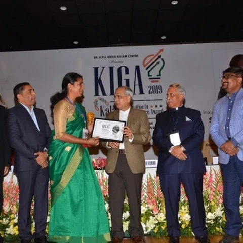 ``உங்களைச் சுத்தியிருக்கிற மரங்களைப் பத்தி தெரிஞ்சுக்கங்க!" - `Tamilnadu Treepedia App' சுதா