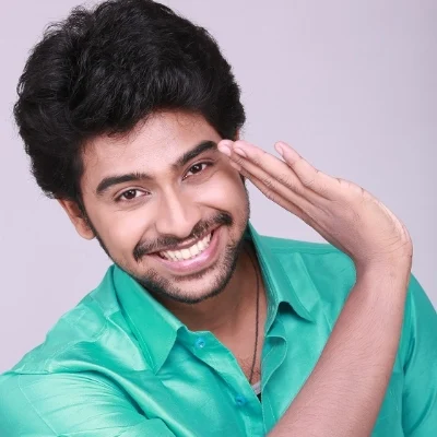 ரித்திகா சிங்கிடம் லவ்வை சொன்னேன்.. மாதவன் கிட்ட மாட்டி விட்டுட்டாங்க! - இது ‘சன் மியூஸிக்’ கதிரவன் கலாய்!