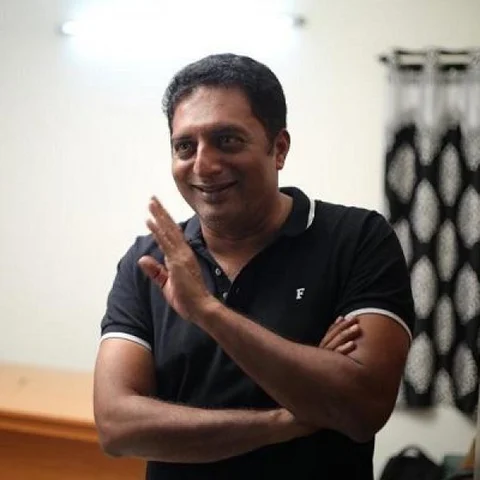 `மக்களின் குரலாக இருக்க விரும்புகிறேன்!’ - வேட்புமனுத் தாக்கல் செய்த சுயேச்சை வேட்பாளர் பிரகாஷ் ராஜ்