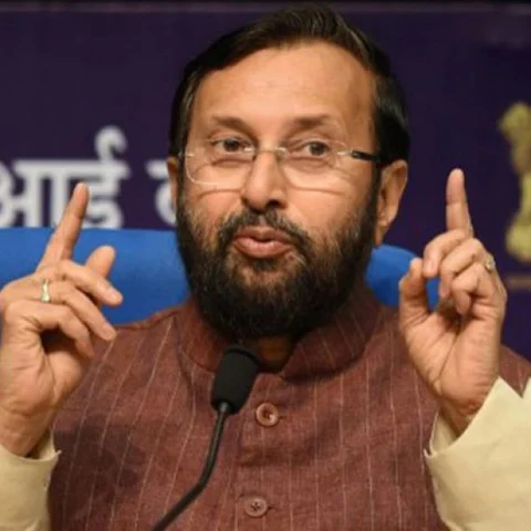 சி.டி.இ.டி தேர்வில் தமிழ் மறுப்பா..? -என்ன சொல்கிறார் அமைச்சர் பிரகாஷ் ஜவடேகர்