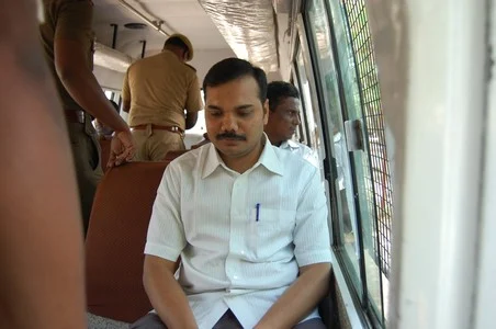 பி.ஆர்.பி. மகன் சுரேஷ்குமாருக்கு 7 நாள் போலீஸ் கஸ்டடி? - தீர்ப்பு ஒத்தி வைப்பு! ( படங்கள் )