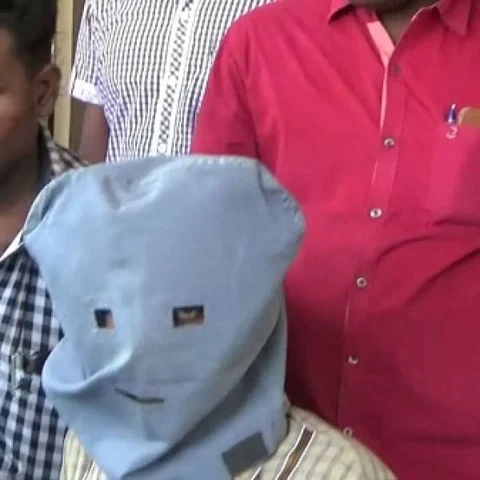 மதுரை அருகே ரப்பர் மில் அதிபர் காரில் கடத்தல்! - சிவகங்கை அருகே மீட்பு