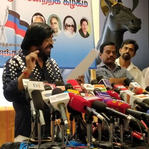 கட்சிப் பலகையில் ஜெயலலிதா படம்; கருணாநிதி எழுதிய கடிதத்தை வெளியிட்ட டி.ராஜேந்தர்