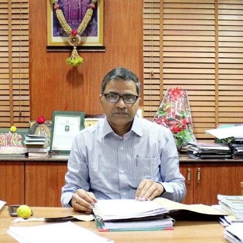 அறநிலையத்துறை ஆணையராக 10 நாள்களுக்குப் பின்னர், பொறுப்பேற்றுக்கொண்ட பணீந்திர ரெட்டி!