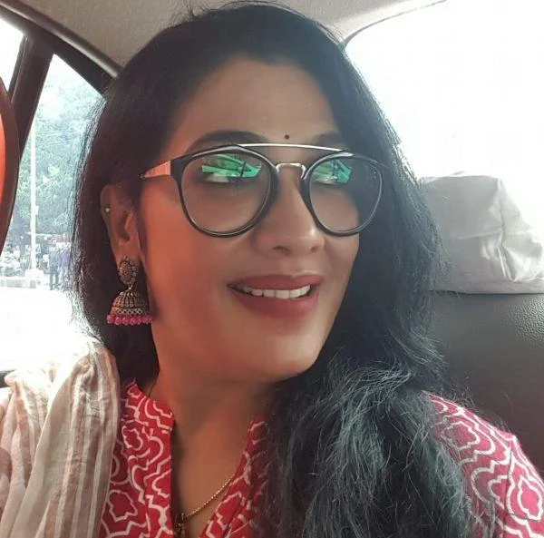 `என் மகளுக்கு நிறைய சினிமா ரோல் வருது; ஆனா, எங்களுக்கு விருப்பமில்லை!' - நடிகை ரேகா