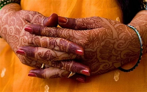 மருமகளை வேலைக்காரி போல் நடத்தக் கூடாது: உச்ச நீதிமன்றம்