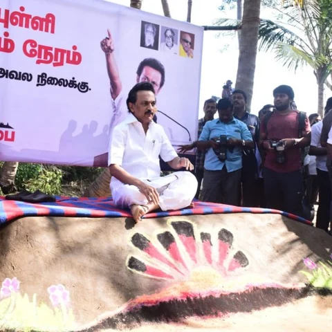மு.க.ஸ்டாலினின் கிராமசபைக் கூட்ட அரசியல் எடுபடுமா...?