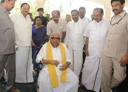 தேர்தல் பிரசாரம்: கோவை வந்த கருணாநிதிக்கு தி.மு.க.வினர் உற்சாக வரவேற்பு!