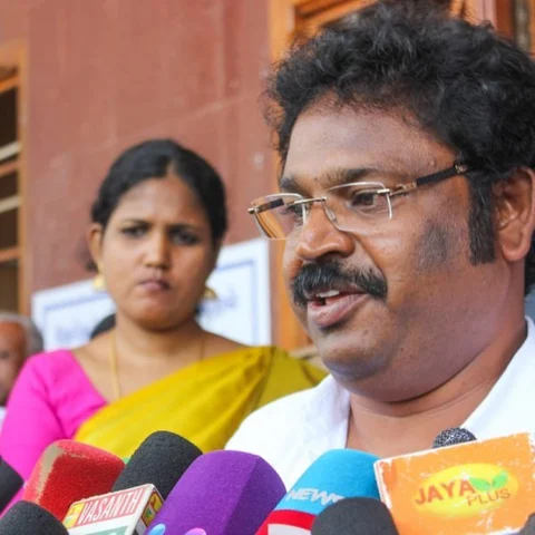 `வேட்பு மனு திடீர் வாபஸ்!'- 2 பேரை கைகாட்டிய இயக்குநர் கெளதமன்