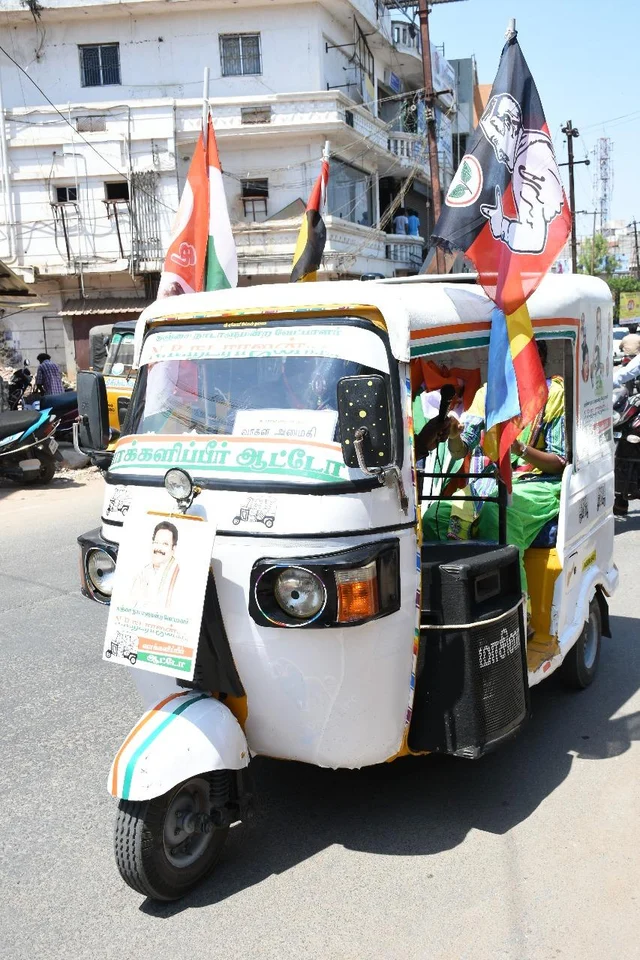 தூள்பறக்கும் ஆட்டோ பிரசாரம்! - மாணவியைக் களமிறக்கிய த.மா.கா