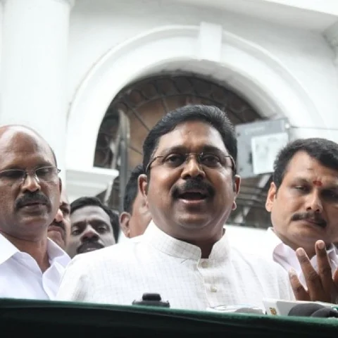 ` 'என்மீது கோபத்தைக் காட்ட இதுதான் காரணம்'- திவாகரனுக்கு எதிராக சீறும் தினகரன்