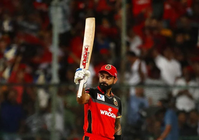 இது பௌலிங் தவறு அல்ல... கேப்டன் கோலியின் தவறு! #RCBvKKR #DreRuss