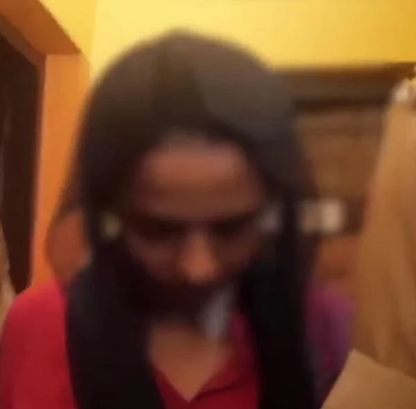 `வீடு முழுவதும் பப்பியின் ரத்தம்...!' - மூன்றரை வயது சிறுவனின் வாக்குமூலத்தால் சிக்கிய தாய்