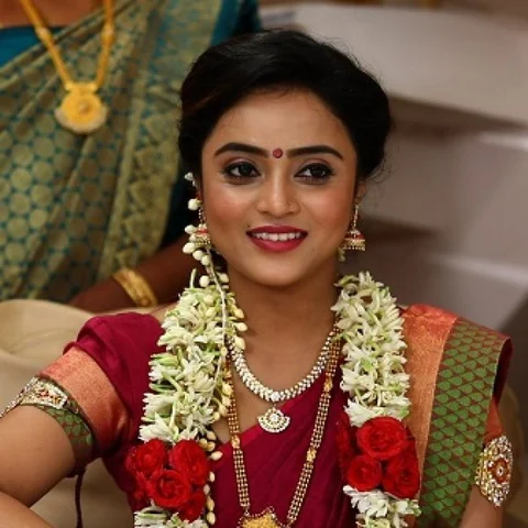 "ஷூட்டிங் ஸ்பாட் பாலிடிக்ஸ் சகிக்காமதான், வெளியேறினேன்!" -'முள்ளும் மலரும்' தேஜஸ்வினி