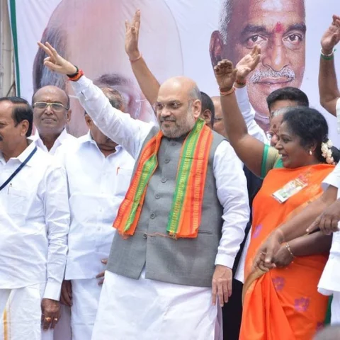 ``மக்களின் கோபம் தணிக்க என்ன செய்ய வேண்டும்?” விசாரித்த அமித்ஷா