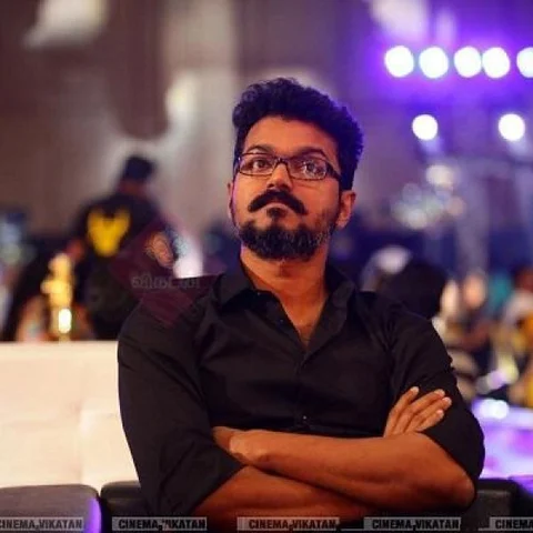 `தொய்வின்றி சிகிச்சை அளியுங்கள்; செலவைப்பற்றி கவலைப்படாதீங்க!'- எலெக்ட்ரீஷியனுக்கு உதவிய விஜய்