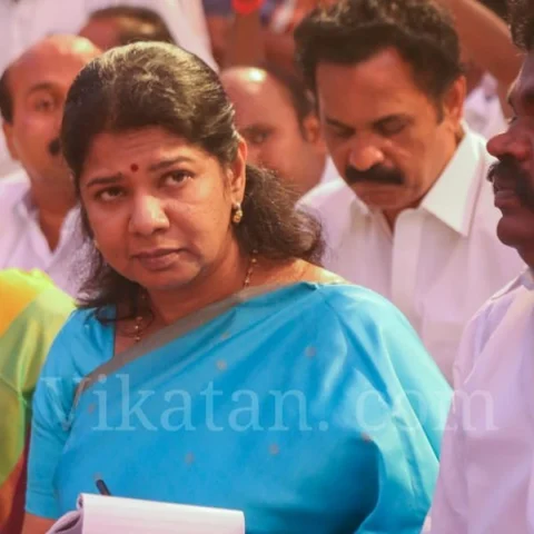 `எனது புத்தகங்களைத் தருகிறேன்’ - தூத்துக்குடி பெண்ணின் கோரிக்கைக்குப் பதிலளித்த கனிமொழி!