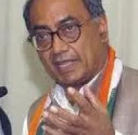 கட்கரி மீது விசாரணை தேவை: திக் விஜய் சிங்