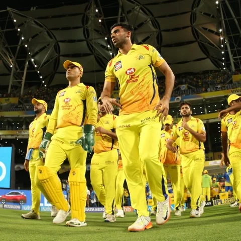 `தவான் அவுட்; டூ பிளஸிஸ் இன்' - வெற்றியைத் தொடருமா சென்னை சூப்பர் கிங்ஸ்? #SRHvsCSK