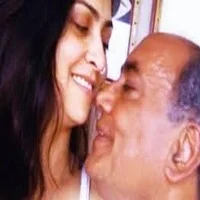 அமிர்தா ராயுடன் காதல்; மோடியை போல் மூடி மறைக்கவில்லை: திக்விஜய் சிங்