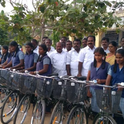 பொது நிகழ்வுகளில் தேவையற்ற கருத்துகளை தவிர்க்க வேண்டும்! - உயர் நீதிமன்ற மதுரைக் கிளை அறிவுரை