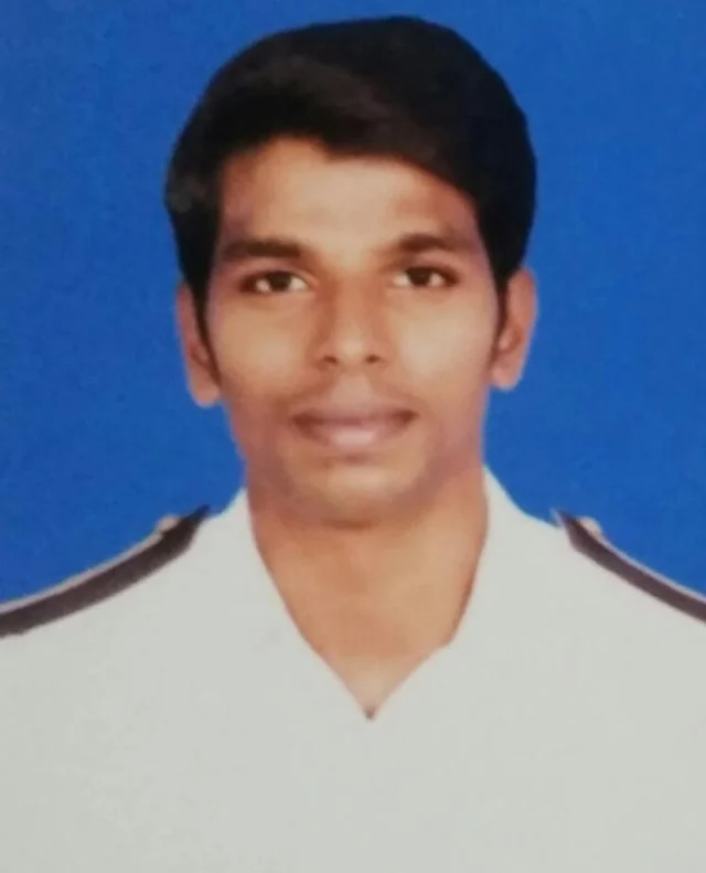 ரஷ்யக் கடல் பகுதியில் தீப்பிடித்த கப்பல்கள்; தமிழக மாலுமி மாயம் - குடும்பத்தினர் கண்ணீர்
