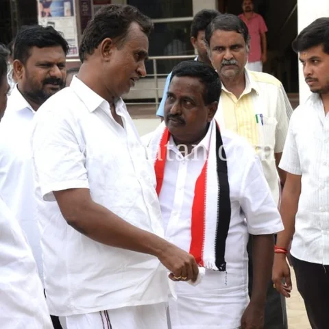``செ.ம.வேலுச்சாமிக்கு வருத்தமா?'' - வேட்பாளரை பதில் சொல்லவிடாத அமைச்சர்