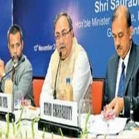 வரிச்சலுகைகள், மானியம் வழங்குகிறோம் தமிழக முதலீட்டாளர்களுக்கு குஜராத் அழைப்பு!