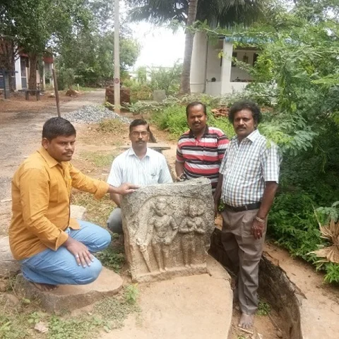 கணவனுக்காக உடன்கட்டை ஏறிய மனைவி... சேலம் அருகே சதிக்கல்!