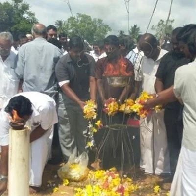 கண்ணீரில் மிதந்த முள்ளிவாய்க்கால் நினைவேந்தல்! (படங்கள்)