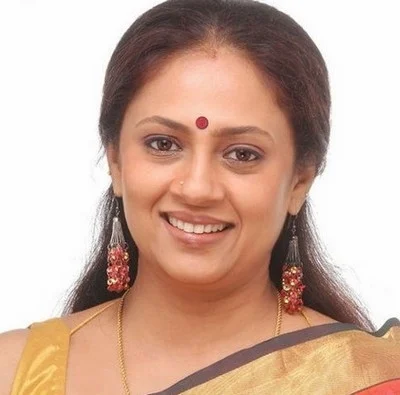 என்னமா இப்படி பண்றீங்களேமா? விவகாரம்:போலீசை கூப்பிட்டார் லட்சுமி ராமகிருஷ்ணன்!