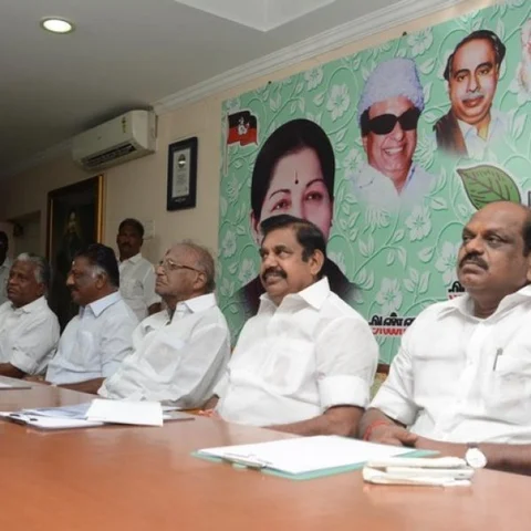 ஆட்சியைத் தக்கவைக்கணும்னா... முதல்வர் பேச்சால் `ஷாக்'கான 20 பொறுப்பாளர்கள்