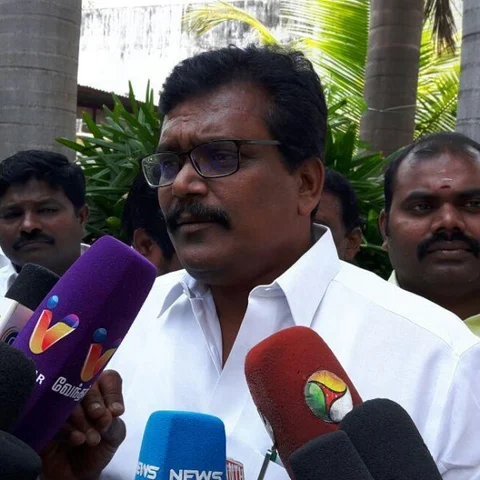 `என்ன செய்தாலும் திருப்பரங்குன்றம், திருவாரூரில் அ.தி.மு.க டெபாசிட் இழக்கும்!’ - தங்க தமிழ்ச்செல்வன்