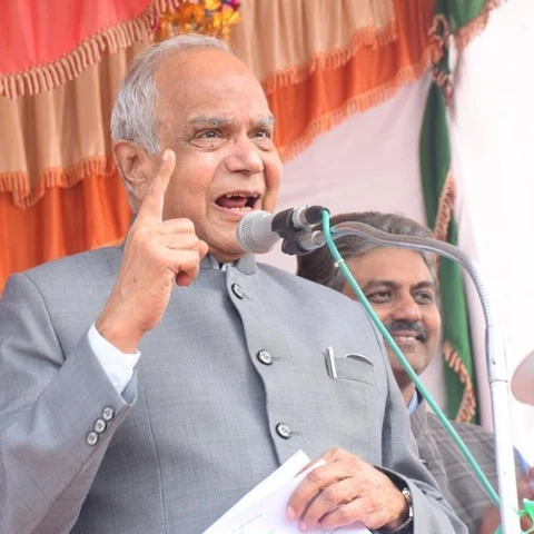 `கட்சிகளுக்குப் பணம் அளிக்காதீர்கள்!'- வெளிநாடுவாழ் இந்தியர்களுக்கு தமிழக ஆளுநர் அட்வைஸ்