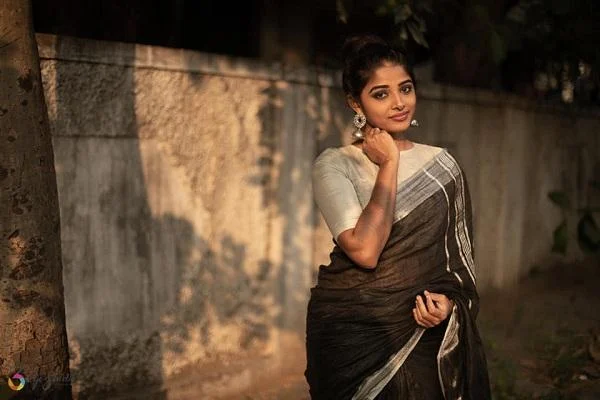 ``நம்பிய, விரும்பிய சினிமாவைத் தமிழுக்குக் கொடுத்திருக்கார், செழியன்!" - `டுலெட்’ ஷீலா ராஜ்குமார்