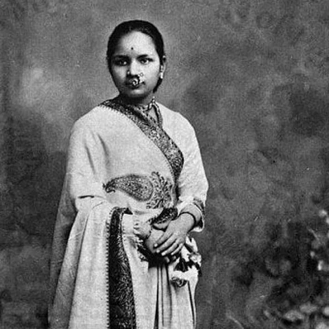 9 வயதில் திருமணம்... மகனின் மரணம்... தடை தாண்டி சாதித்த முதல் பெண் மருத்துவர் ஆனந்தி! #GoogleDoodle