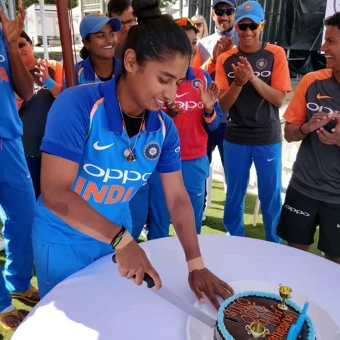 200 ஒருநாள் போட்டிகளில் விளையாடிய முதல் வீராங்கனை! - மிதாலி ராஜ் புதிய சாதனை